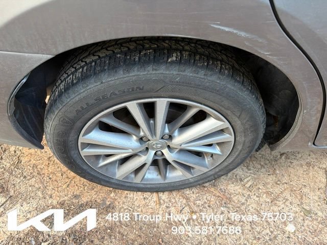 Used 2015 Toyota Corolla LE FWD image 10