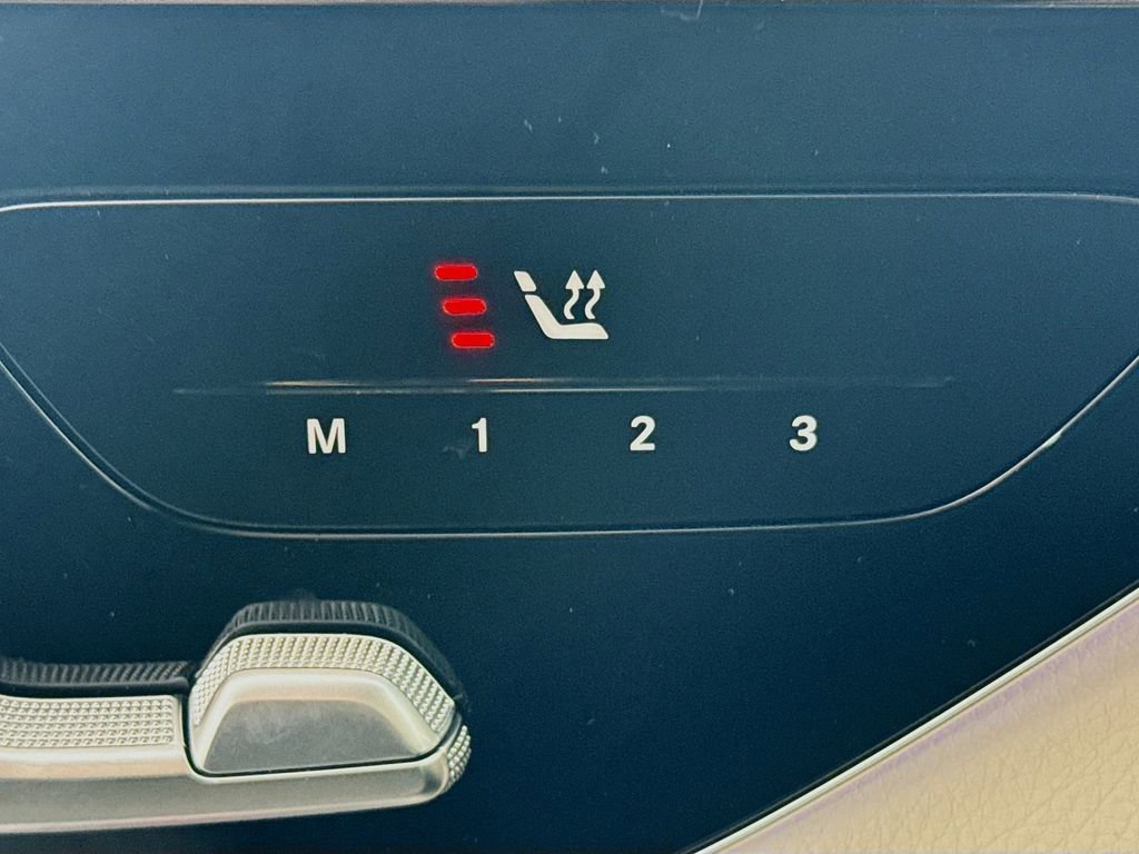 Used 2025 Mercedes-Benz GLC 350e 4MATIC image 20