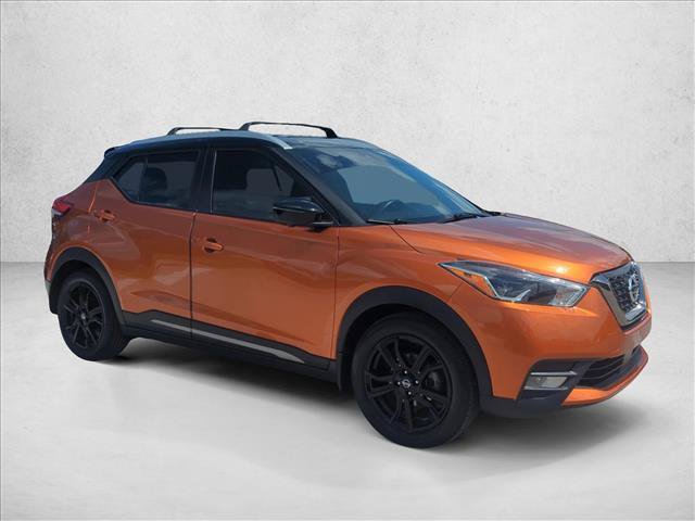 Used 2020 Nissan Kicks SR w/ SR Premium Package FWD image 3