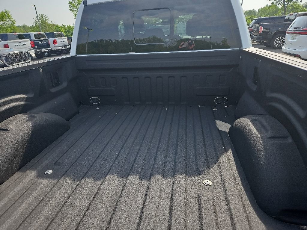 Used 2022 Ford F150 Lariat w/ Equipment Group 502A High AWD/4WD image 8