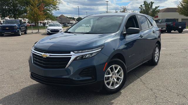 Certified 2024 Chevrolet Equinox LS w/ LS Convenience Package FWD image 4