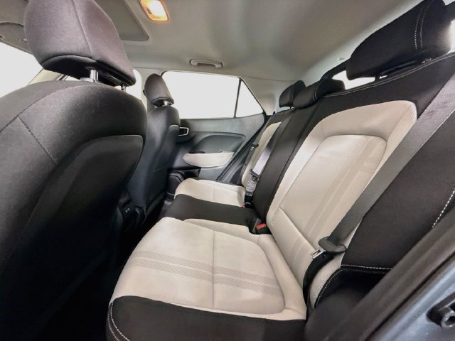 Used 2024 Hyundai Venue SEL FWD image 24