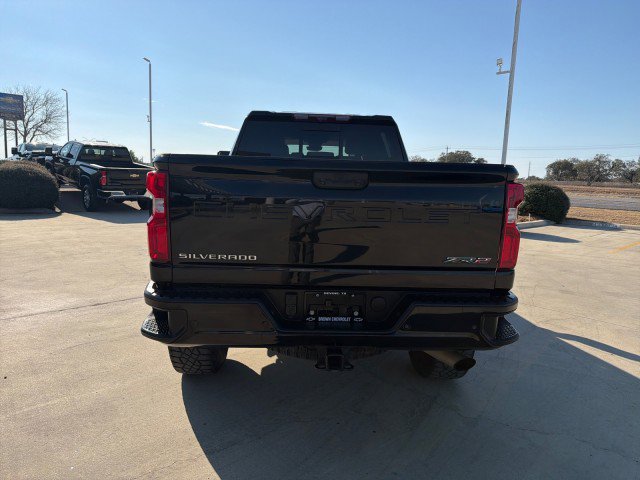 Used 2024 Chevrolet Silverado 2500 ZR2 w/ Technology Package image 15