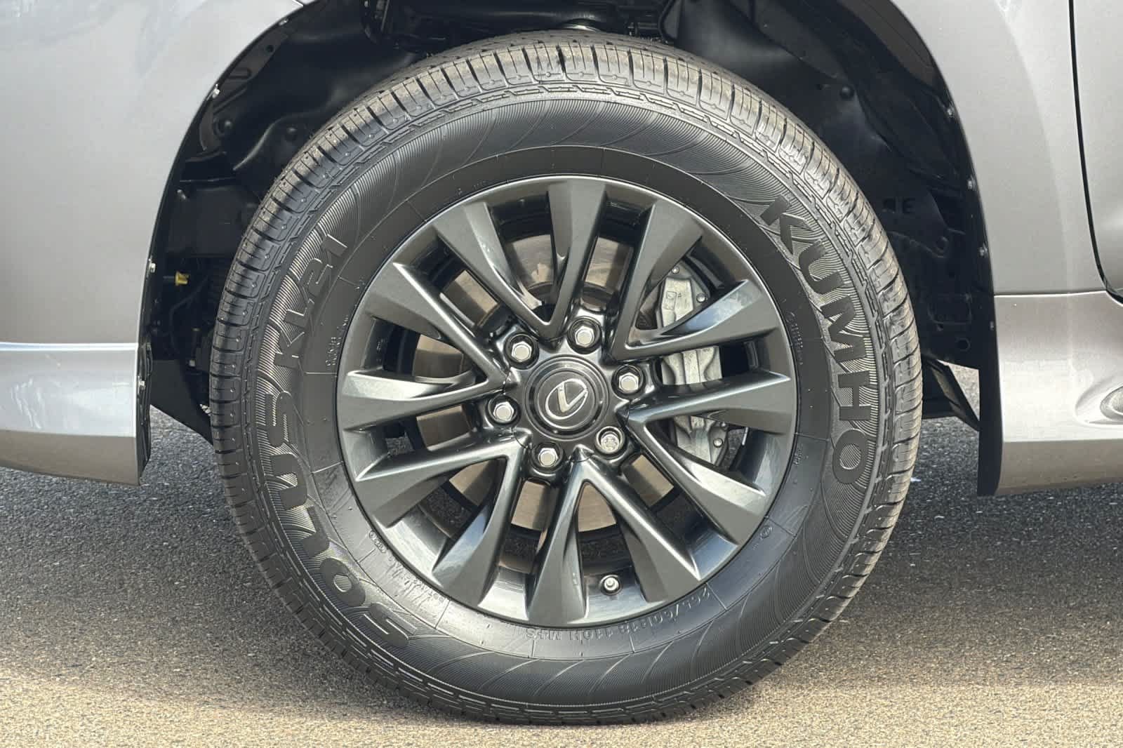 Certified 2022 Lexus GX 460 Premium w/ Premium Plus Package AWD/4WD image 32