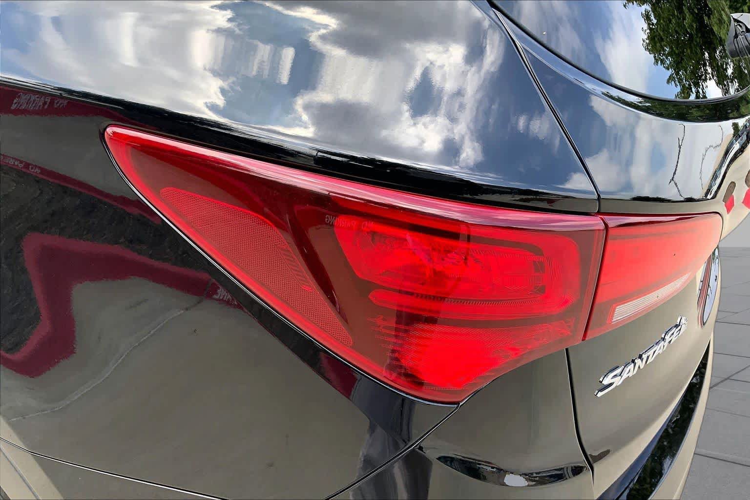 Used 2017 Hyundai Santa Fe Sport w/ 2.0T Ultimate Tech Package 05 FWD image 28