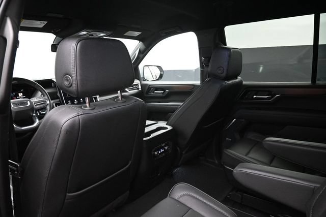 Used 2025 GMC Yukon Denali AWD/4WD image 16