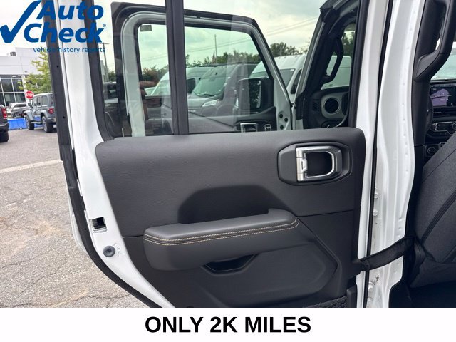 Used 2024 Jeep Wrangler Unlimited Sahara AWD/4WD image 34