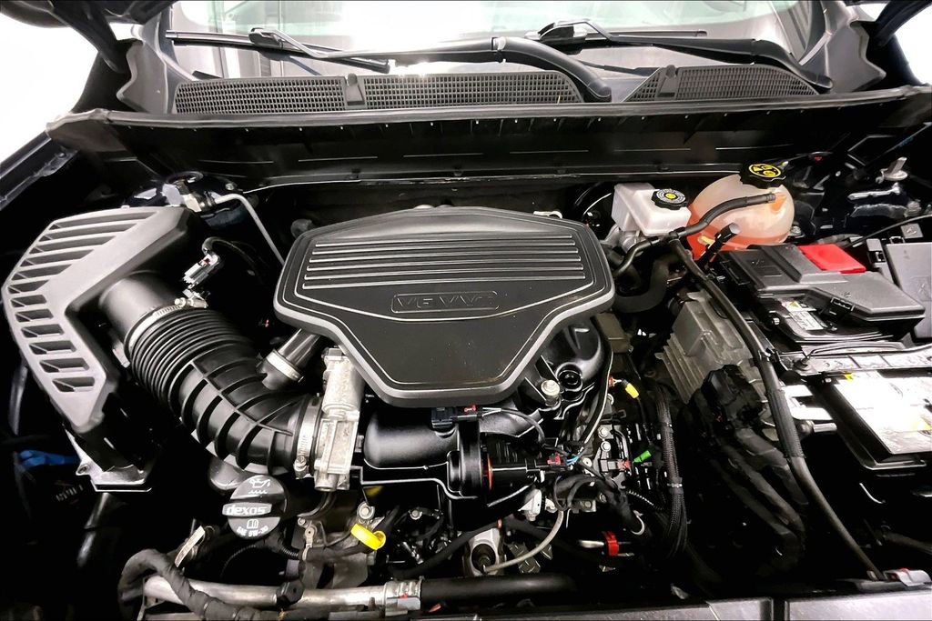 Used 2021 GMC Acadia SLE image 9