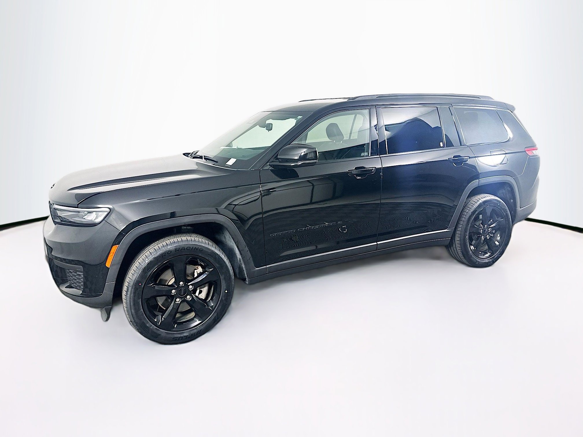 Used 2022 Jeep Grand Cherokee L Laredo image 4