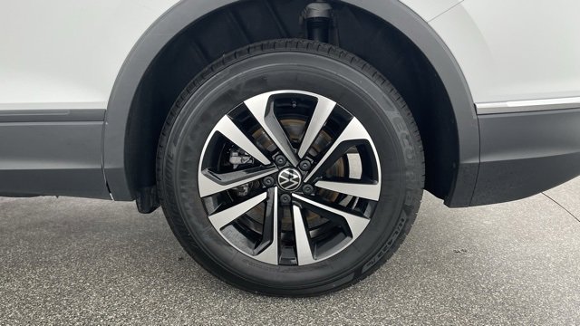Used 2021 Volkswagen Tiguan SE R-Line image 49