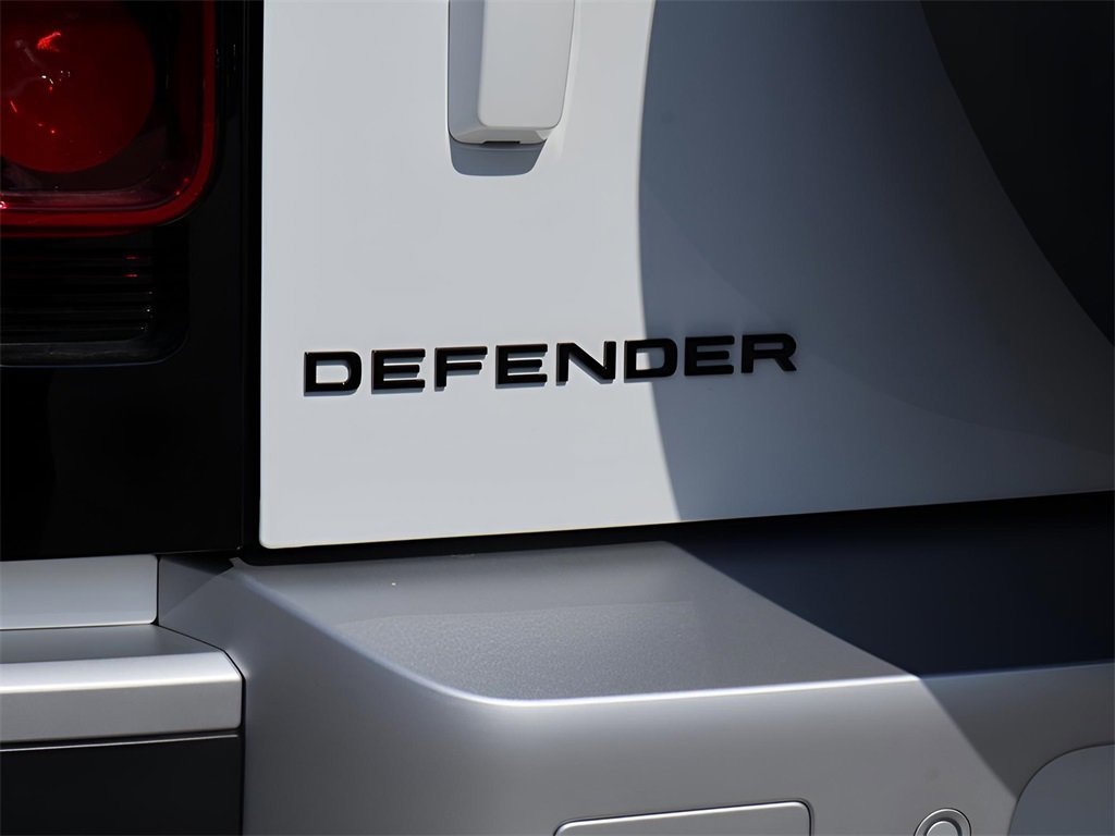 New 2025 Land Rover Defender 110 S image 8