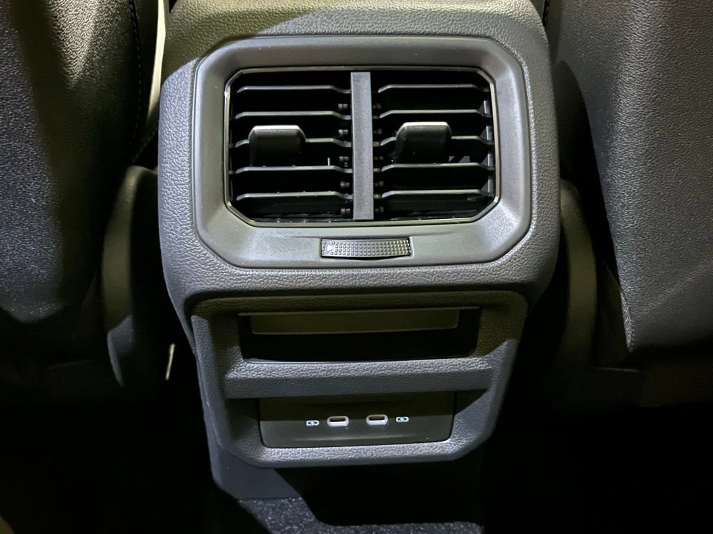 New 2026 Volkswagen Taos SE AWD/4WD image 11
