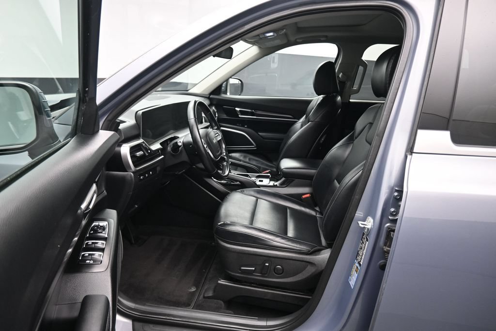 Used 2023 Kia Telluride S w/ S Sunroof Package FWD image 11