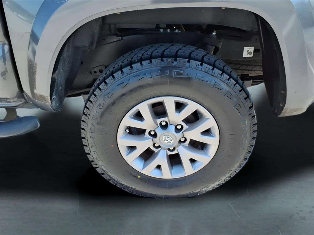 Used 2018 Toyota Tacoma SR5 image 5