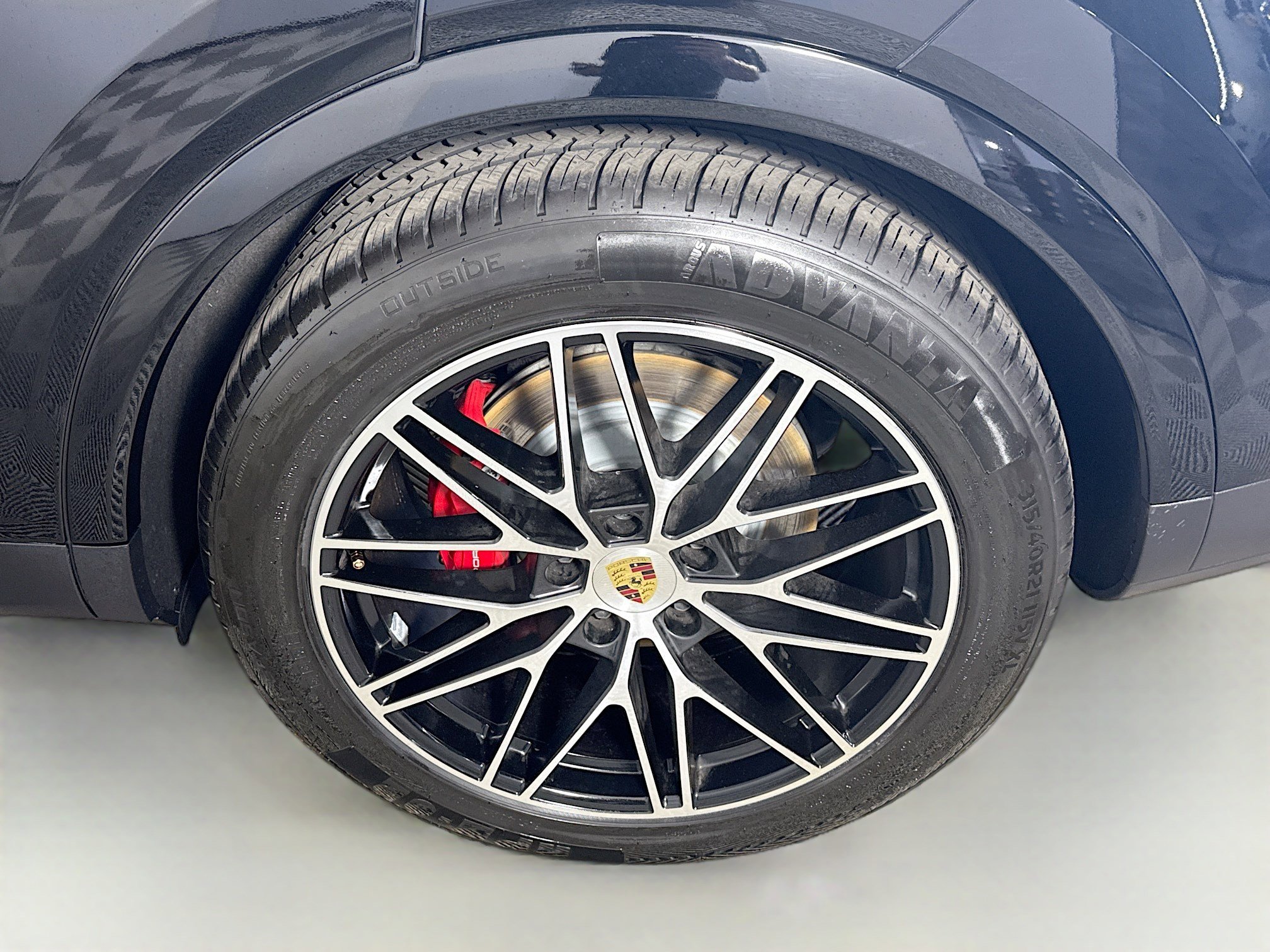 Used 2024 Porsche Cayenne S image 37