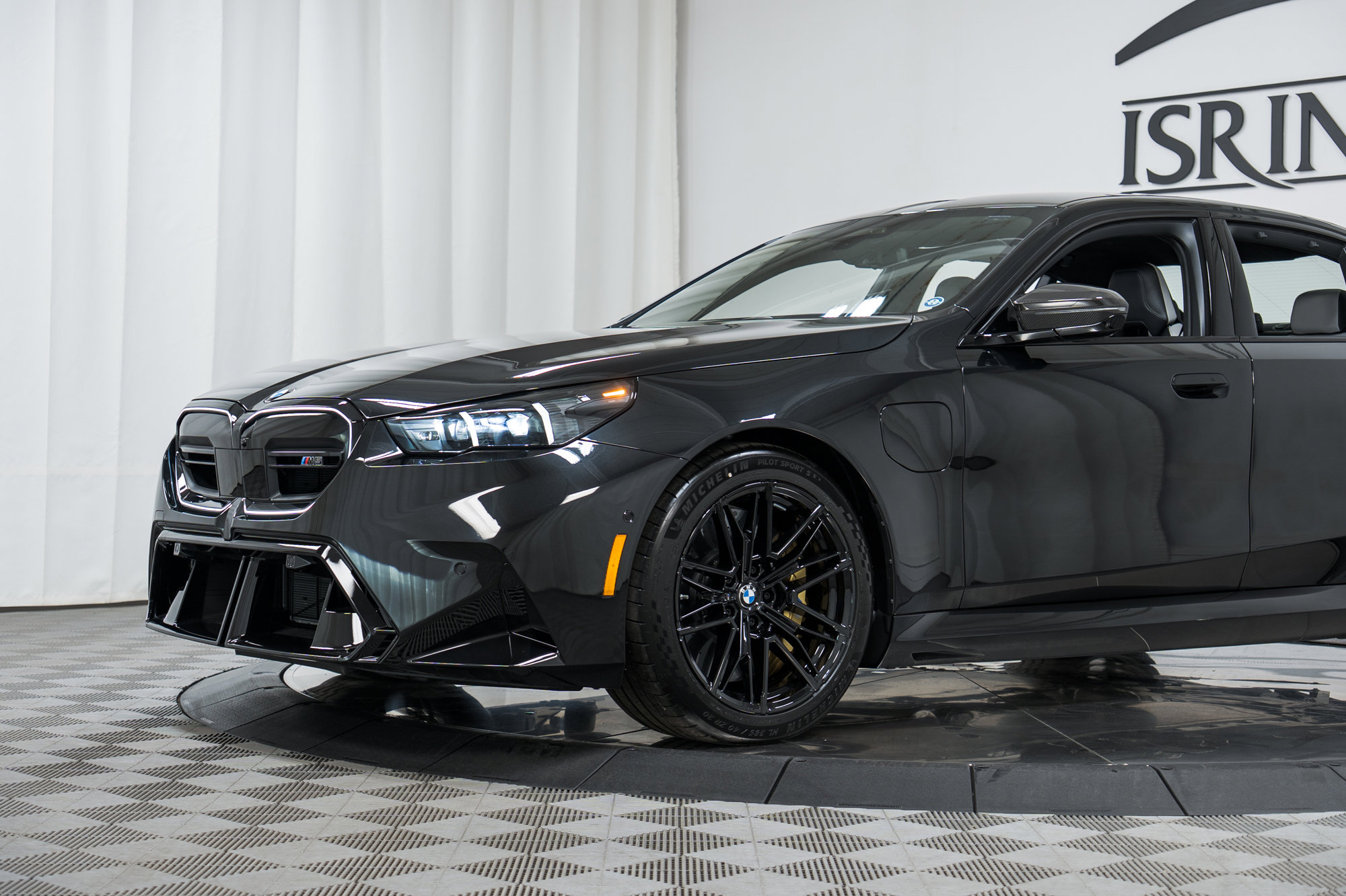 Used 2026 BMW M5 w/ Carbon Package image 26