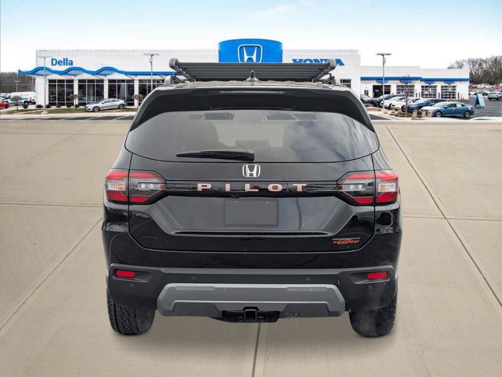 New 2026 Honda Pilot TrailSport image 4