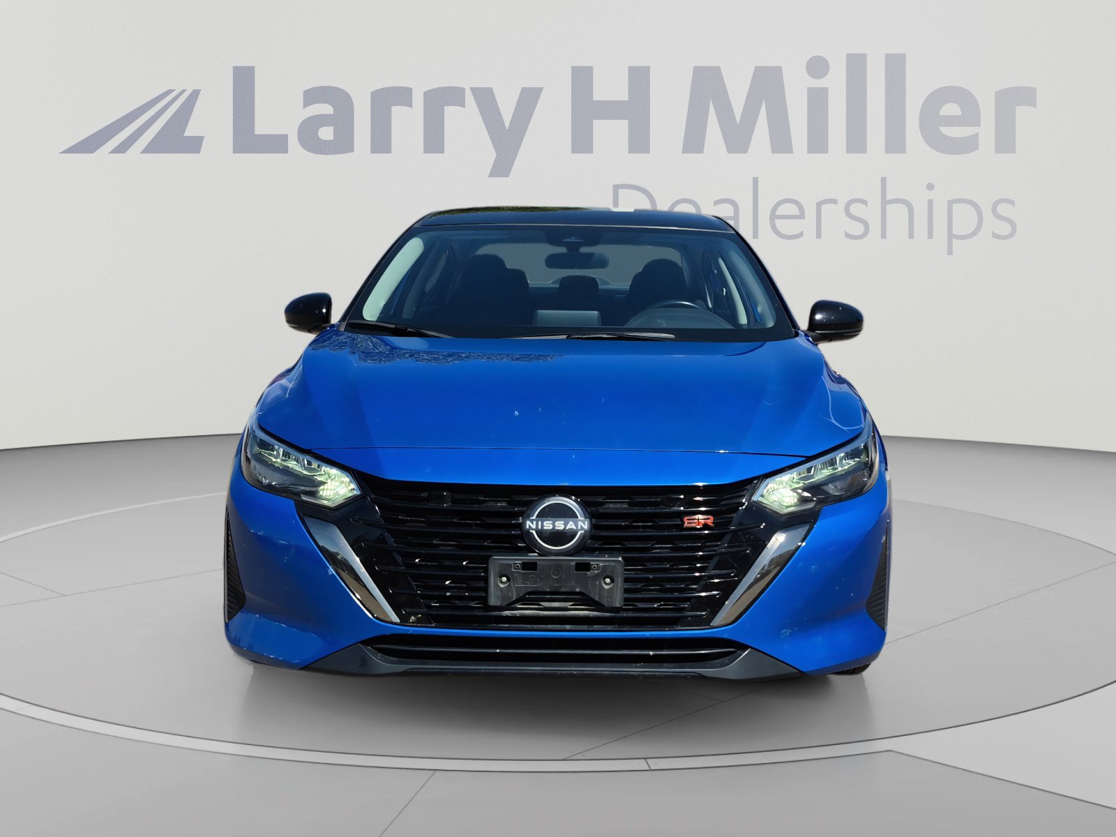 Used 2025 Nissan Sentra SR FWD image 8