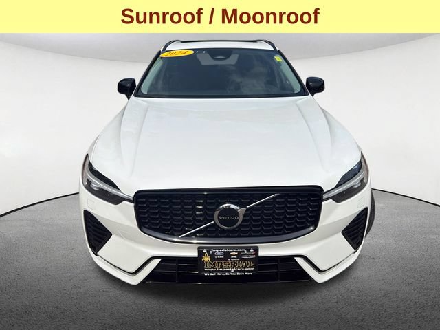 Used 2024 Volvo XC60 B5 Core AWD/4WD image 4