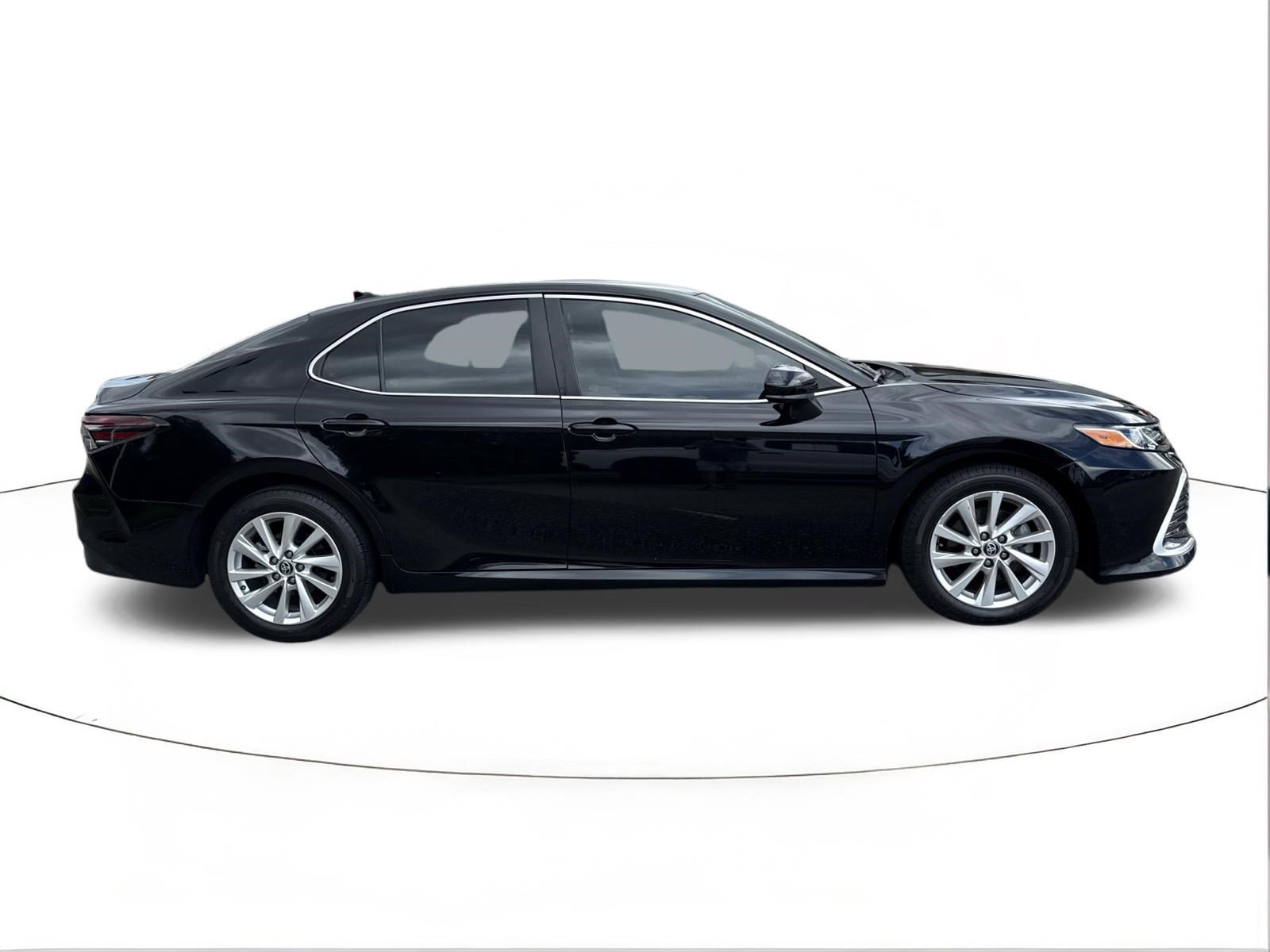 Used 2023 Toyota Camry LE FWD image 2