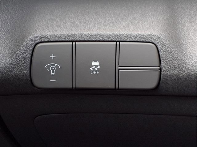 Certified 2025 Hyundai Elantra SEL FWD image 23