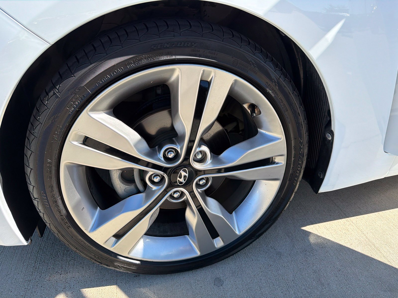Used 2017 Hyundai Veloster Value Edition FWD image 12