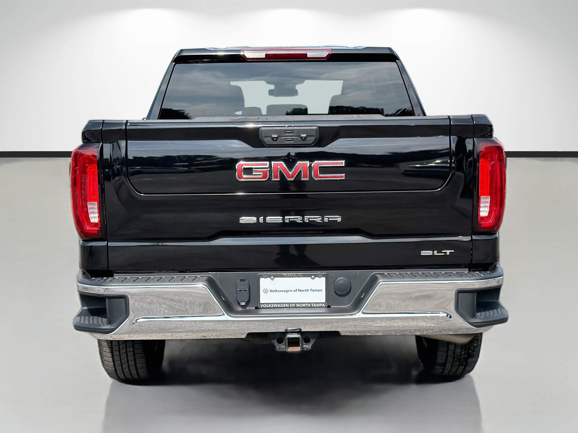 Used 2025 GMC Sierra 1500 SLT AWD/4WD image 4