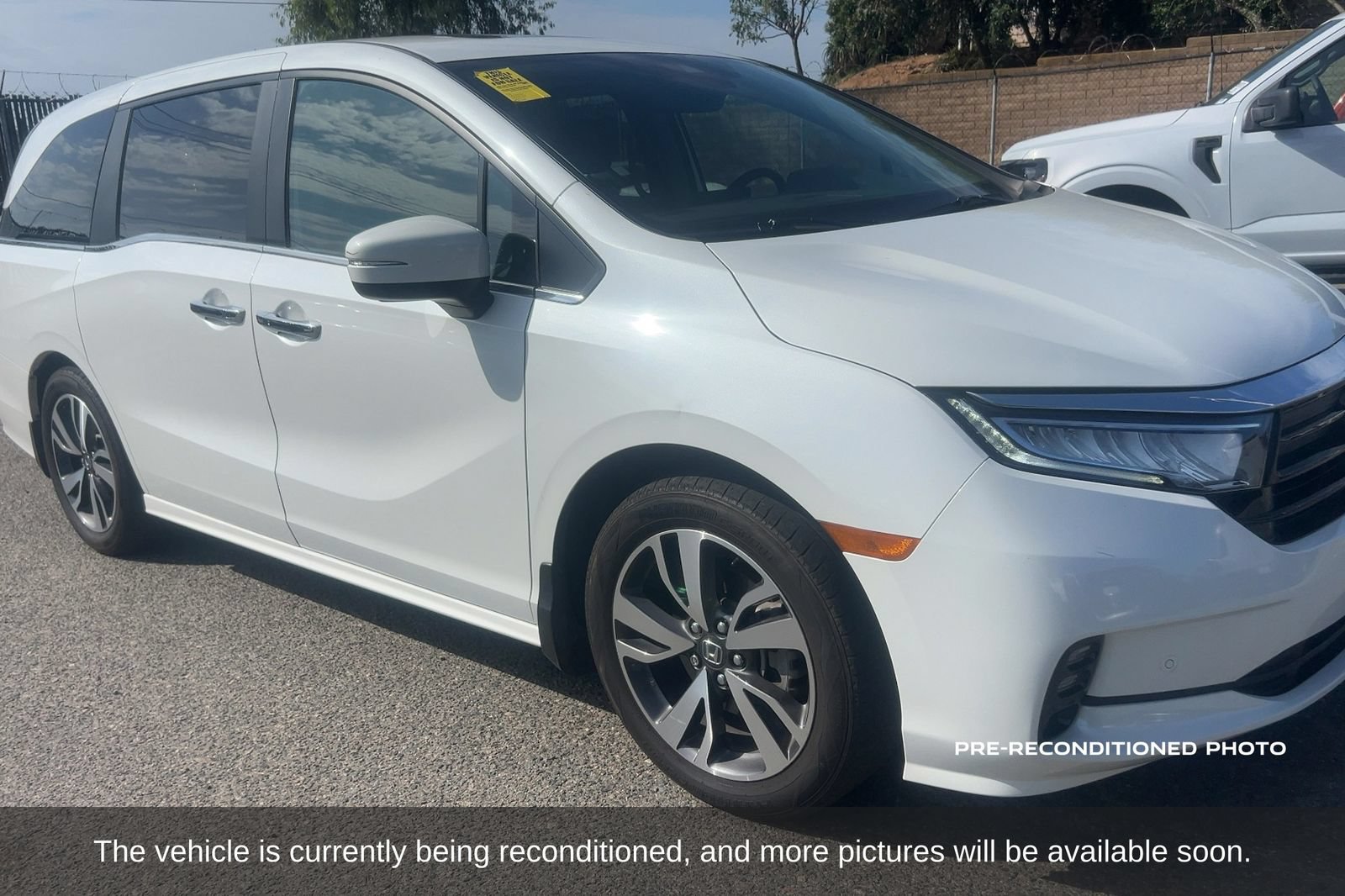 Used 2023 Honda Odyssey Touring image 3
