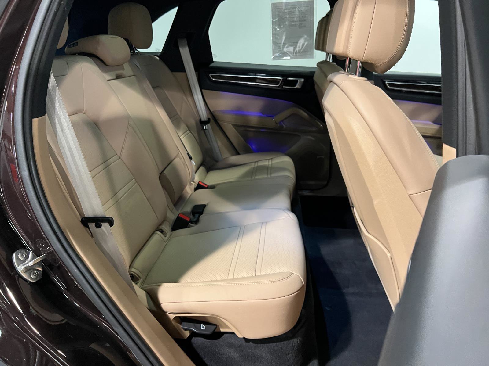 Used 2023 Porsche Cayenne Platinum Edition AWD/4WD image 36