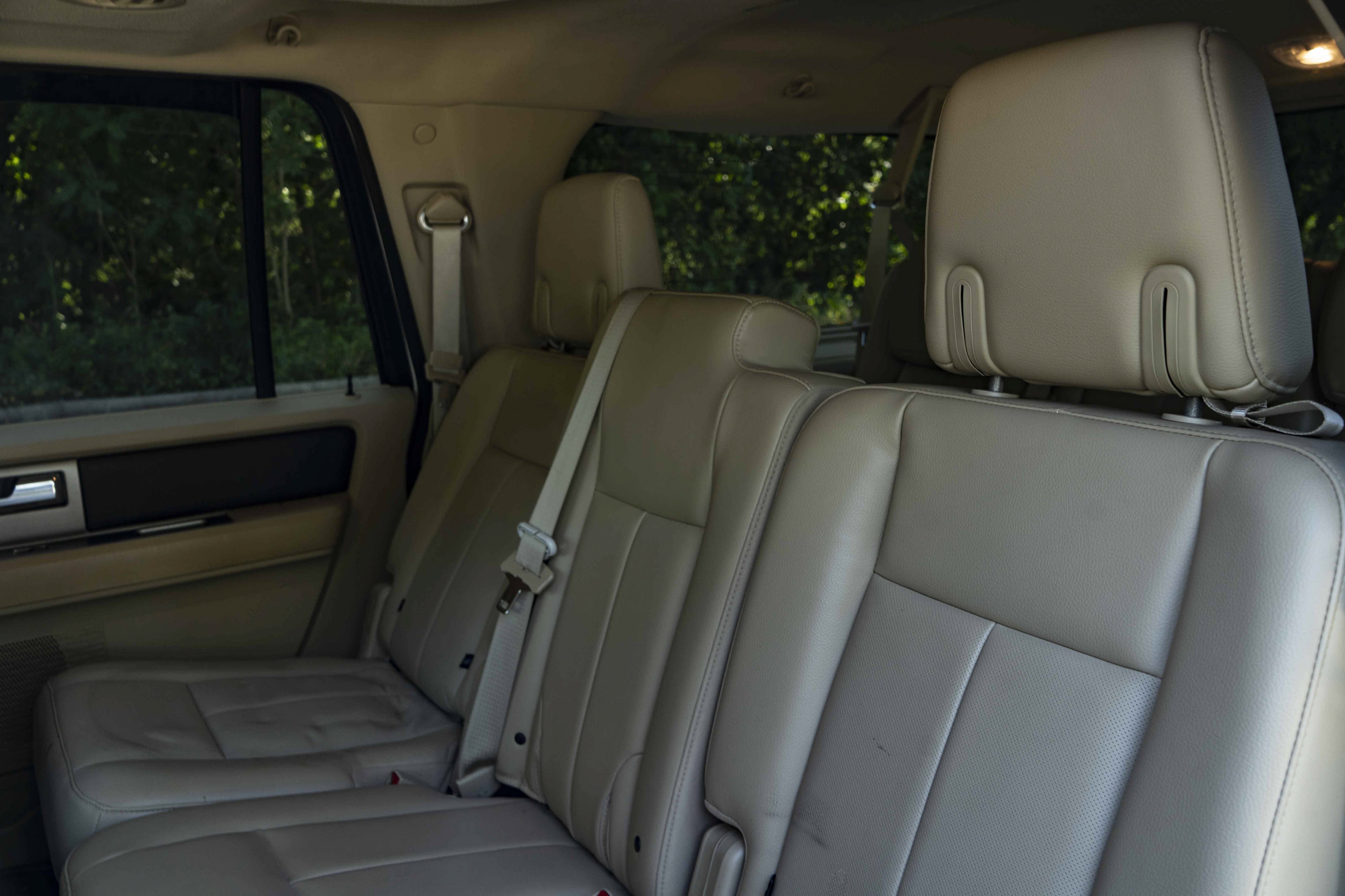 Used 2016 Ford Expedition EL XLT w/ Equipment Group 202A RWD image 18