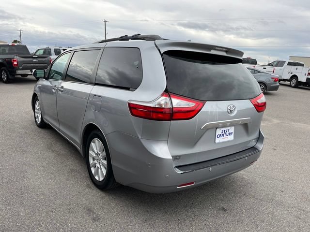 Used 2017 Toyota Sienna Limited FWD image 11