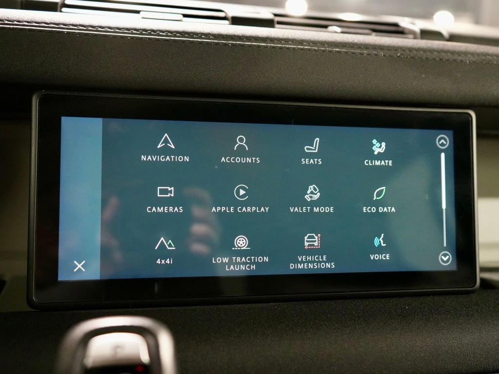 Used 2021 Land Rover Defender 110 SE image 18