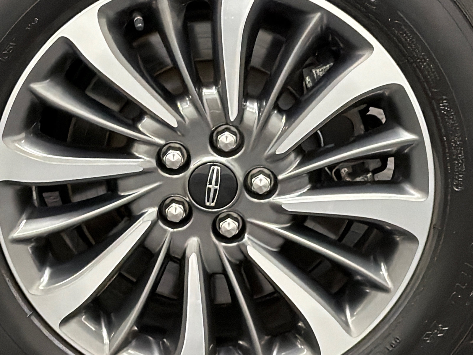Certified 2023 Lincoln Nautilus AWD w/ Premium Package image 5