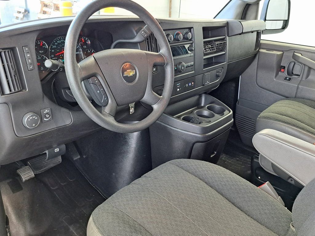 Used 2024 Chevrolet Express 2500 w/ Driver Convenience Package image 7