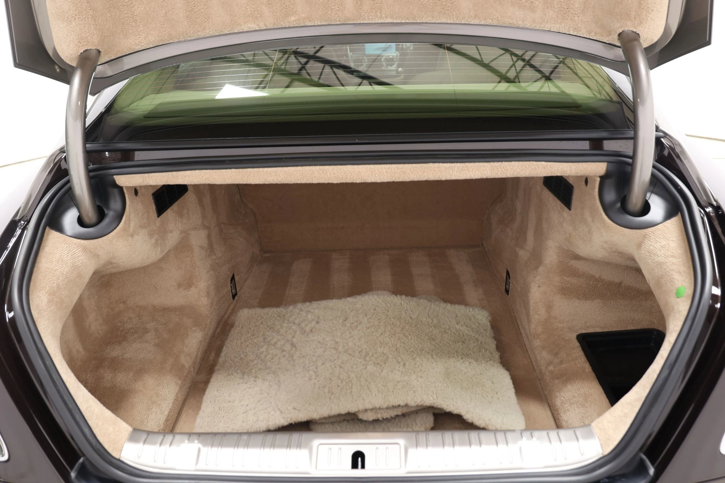 Used 2014 Rolls-Royce Wraith image 76