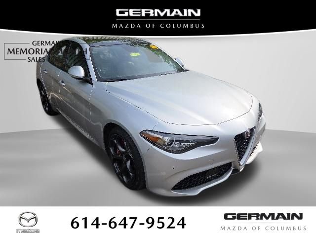 Used 2018 Alfa Romeo Giulia Ti Sport w/ Quick Order Package 22S Sport AWD/4WD image 1