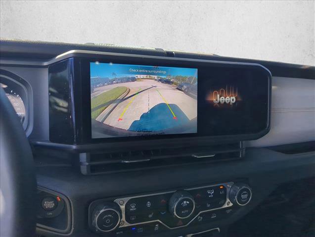 Used 2025 Jeep Wrangler Willys image 9