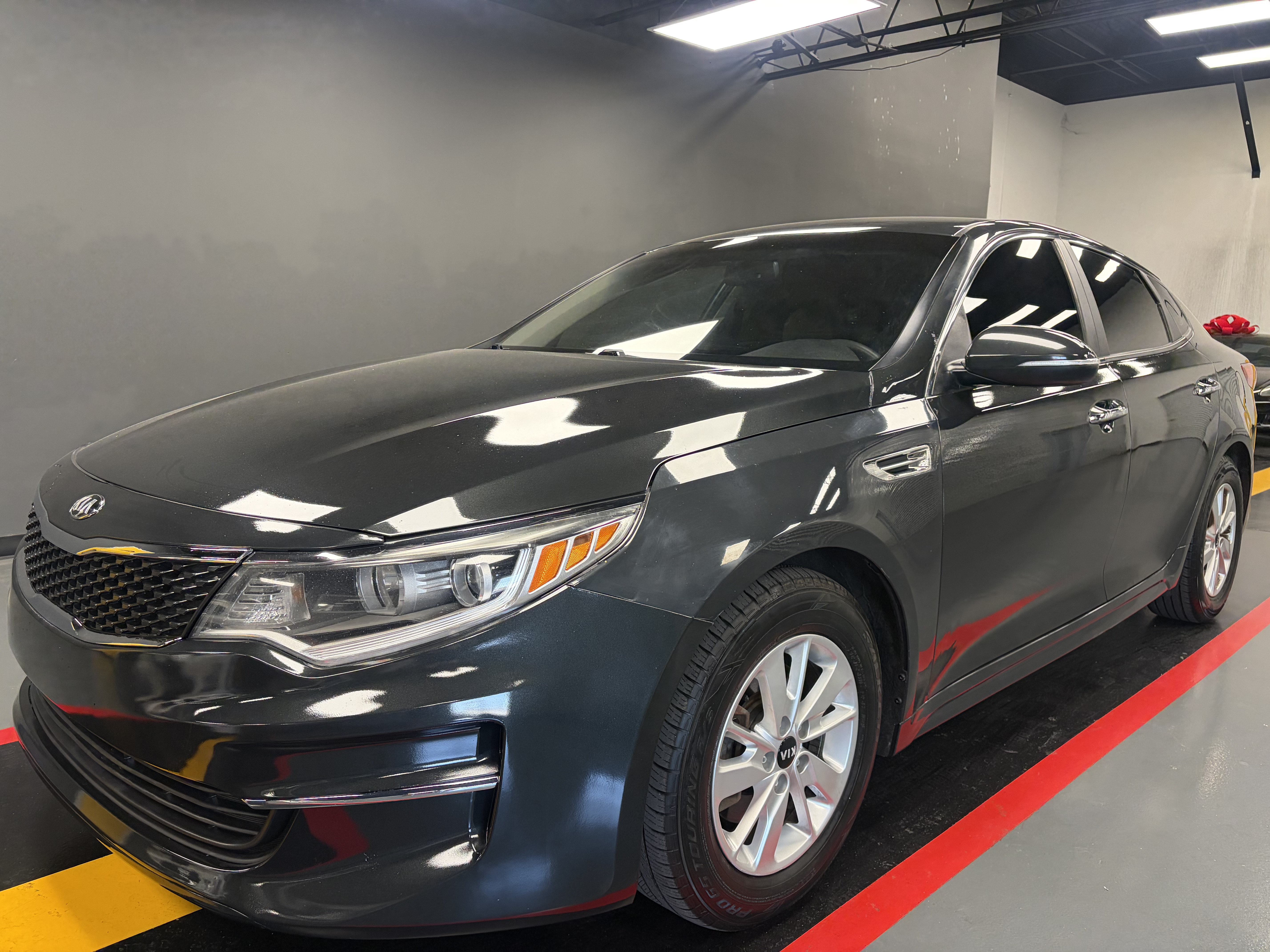 Used 2016 Kia Optima LX w/ LX Convenience Package FWD image 1