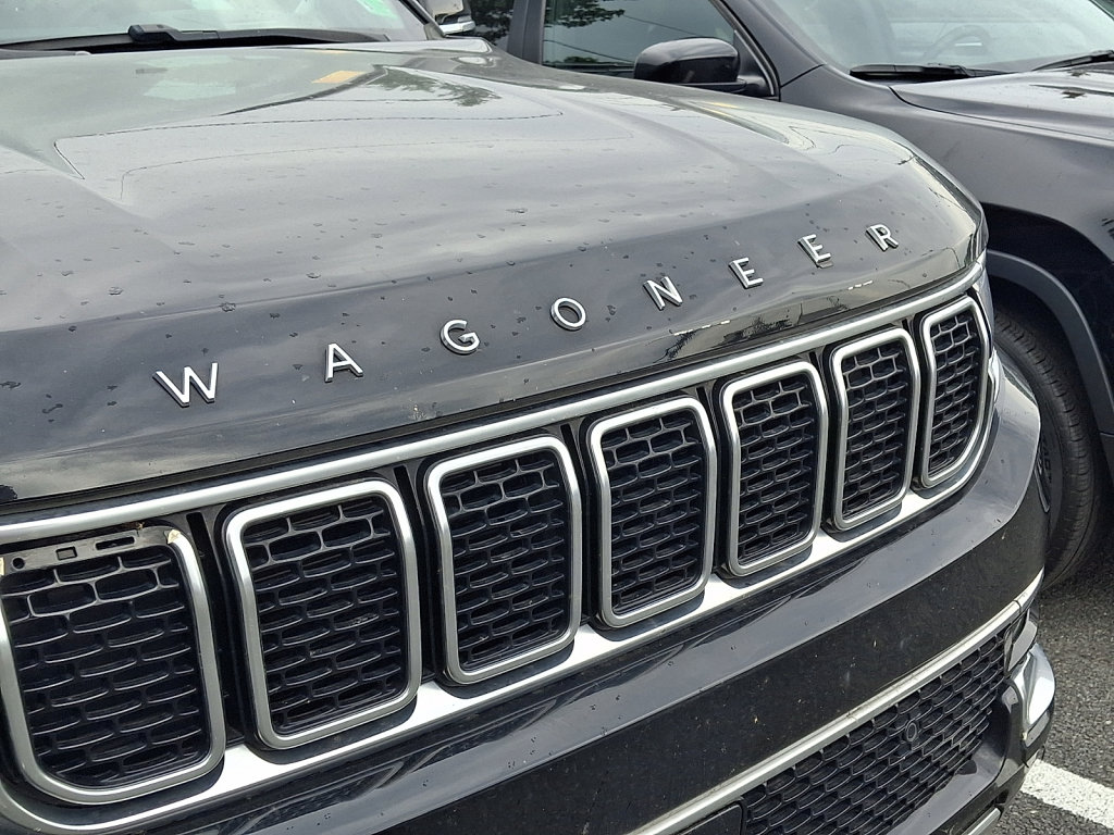 Used 2022 Jeep Wagoneer Series III w/ Premium Group I AWD/4WD image 4