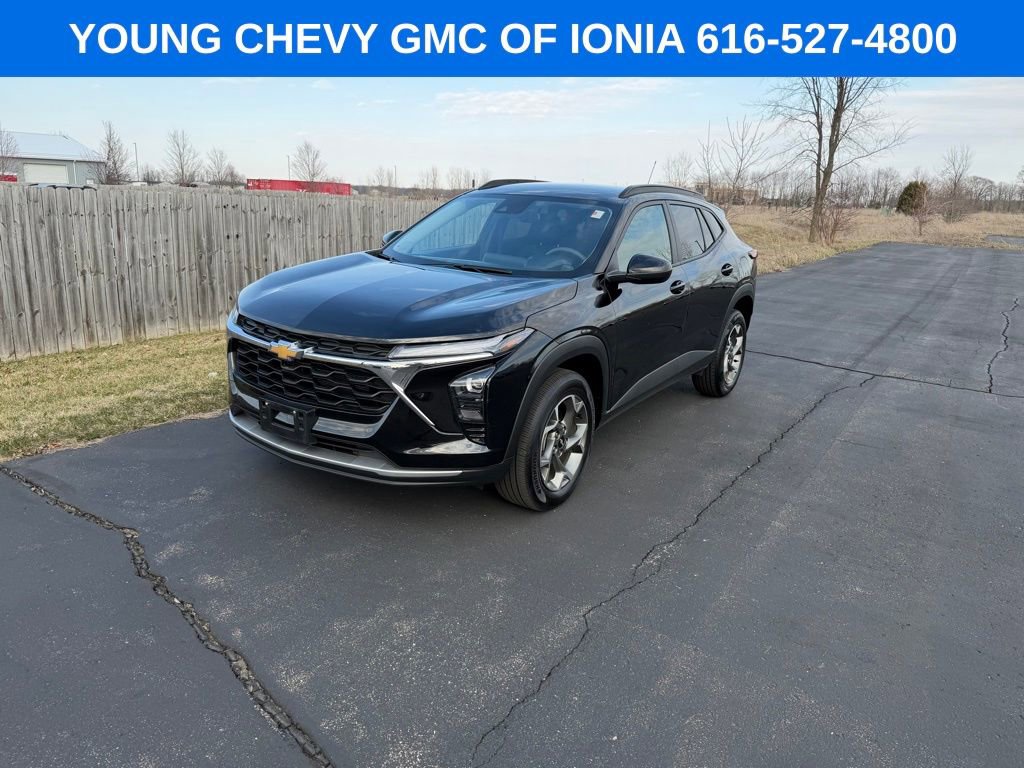 Used 2025 Chevrolet Trax LT