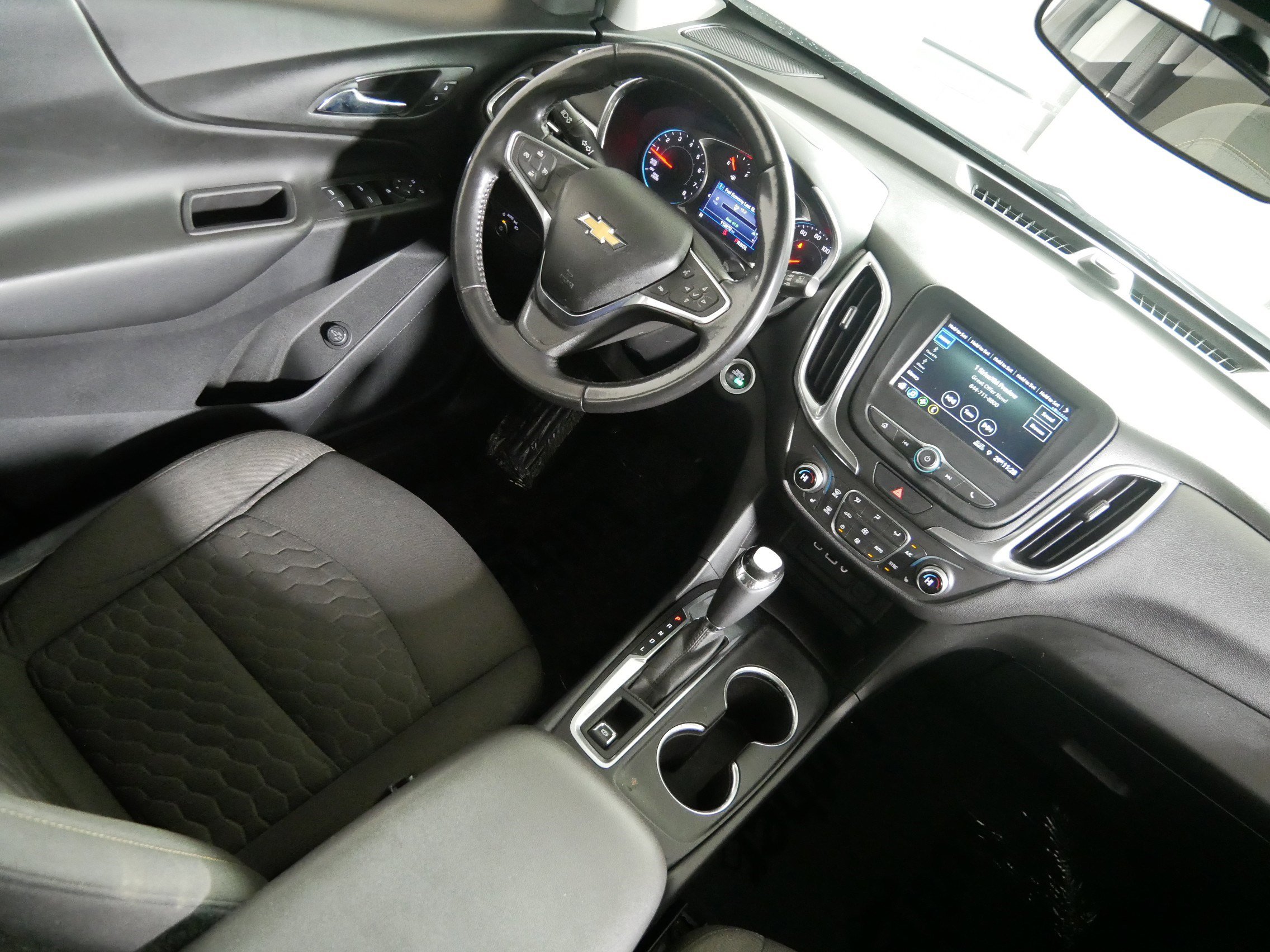 Used 2019 Chevrolet Equinox LT image 9