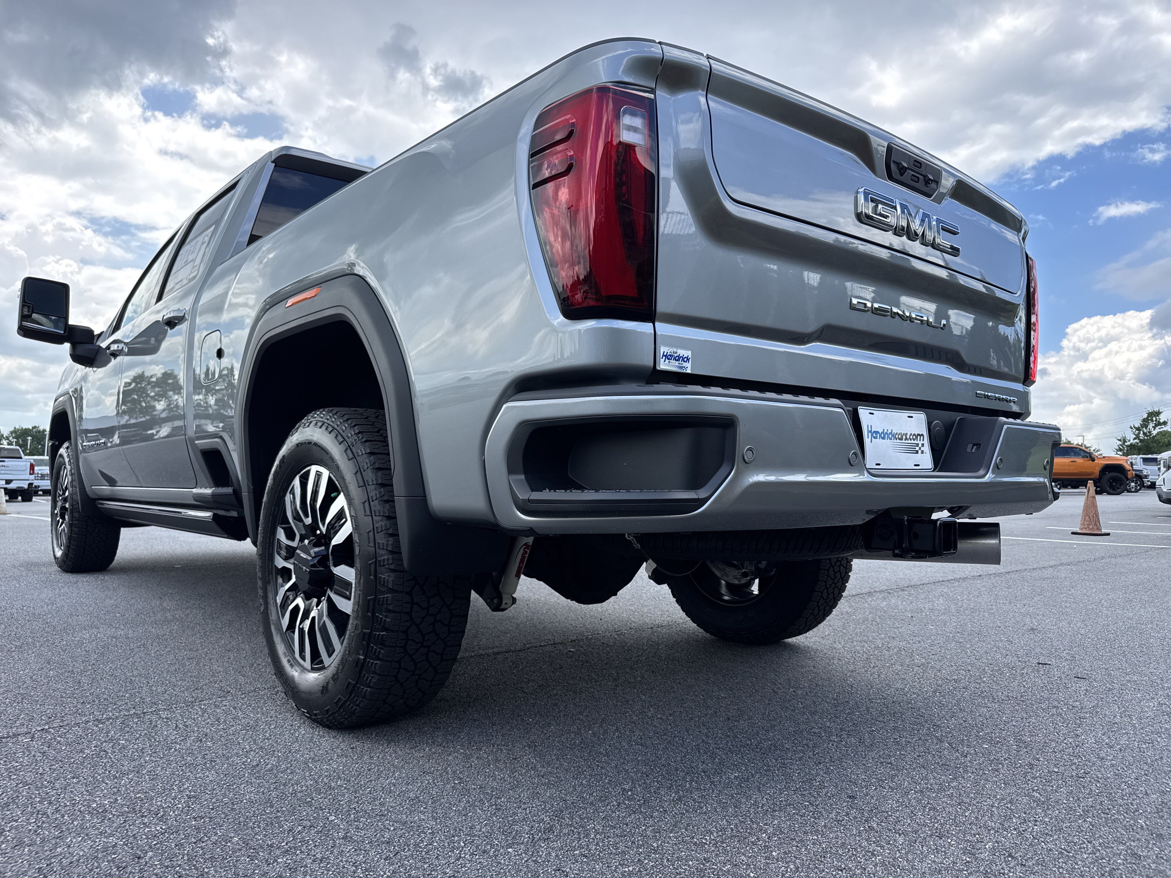 Used 2026 GMC Sierra 2500 Denali Ultimate AWD/4WD image 8