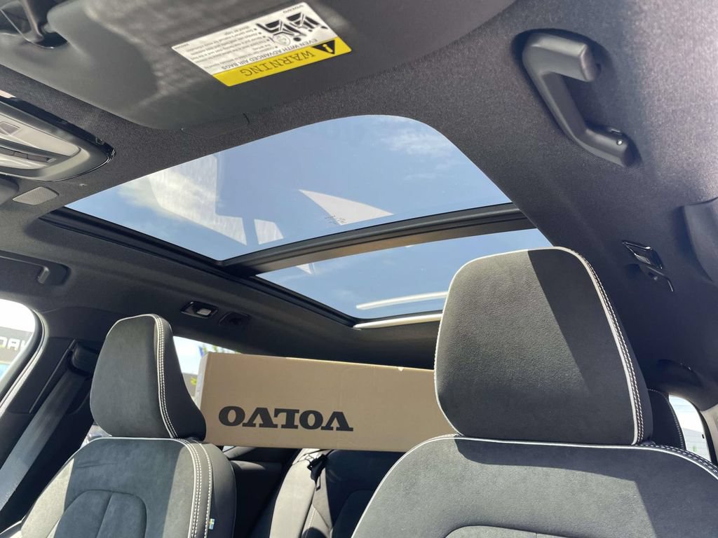 New 2026 Volvo EX40 Ultra AWD/4WD image 8