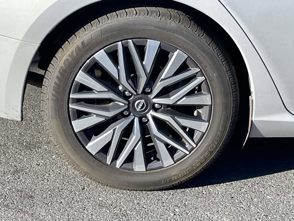 Used 2024 Nissan Altima 2.5 SV image 13