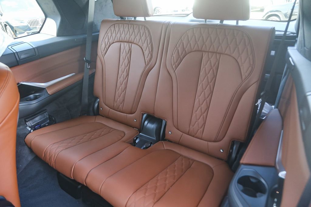 New 2027 BMW X7 M60i AWD/4WD image 16