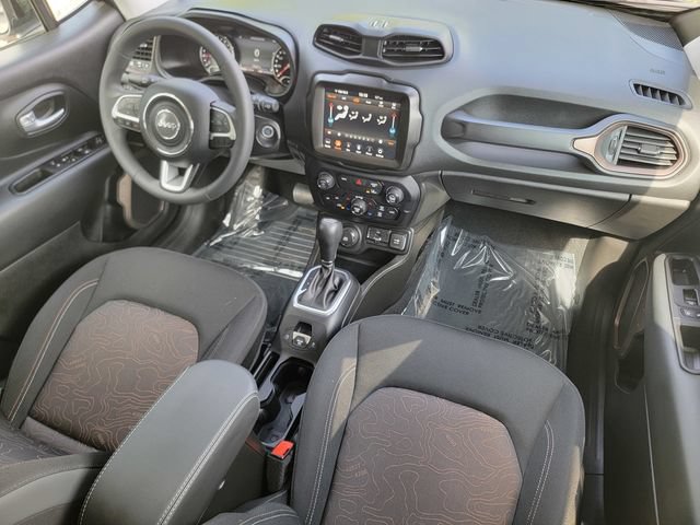Certified 2023 Jeep Renegade Latitude AWD/4WD image 39