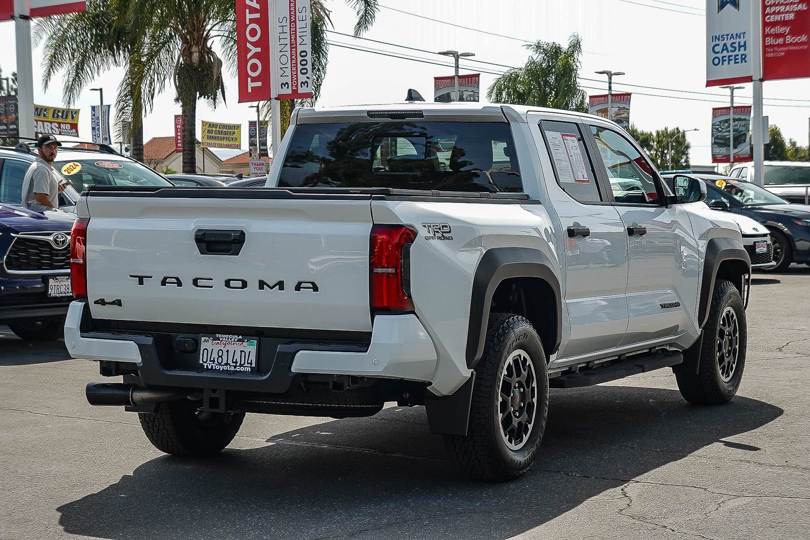 Certified 2024 Toyota Tacoma TRD Off-Road w/ TRD Off Road Upgrade Package AWD/4WD image 7