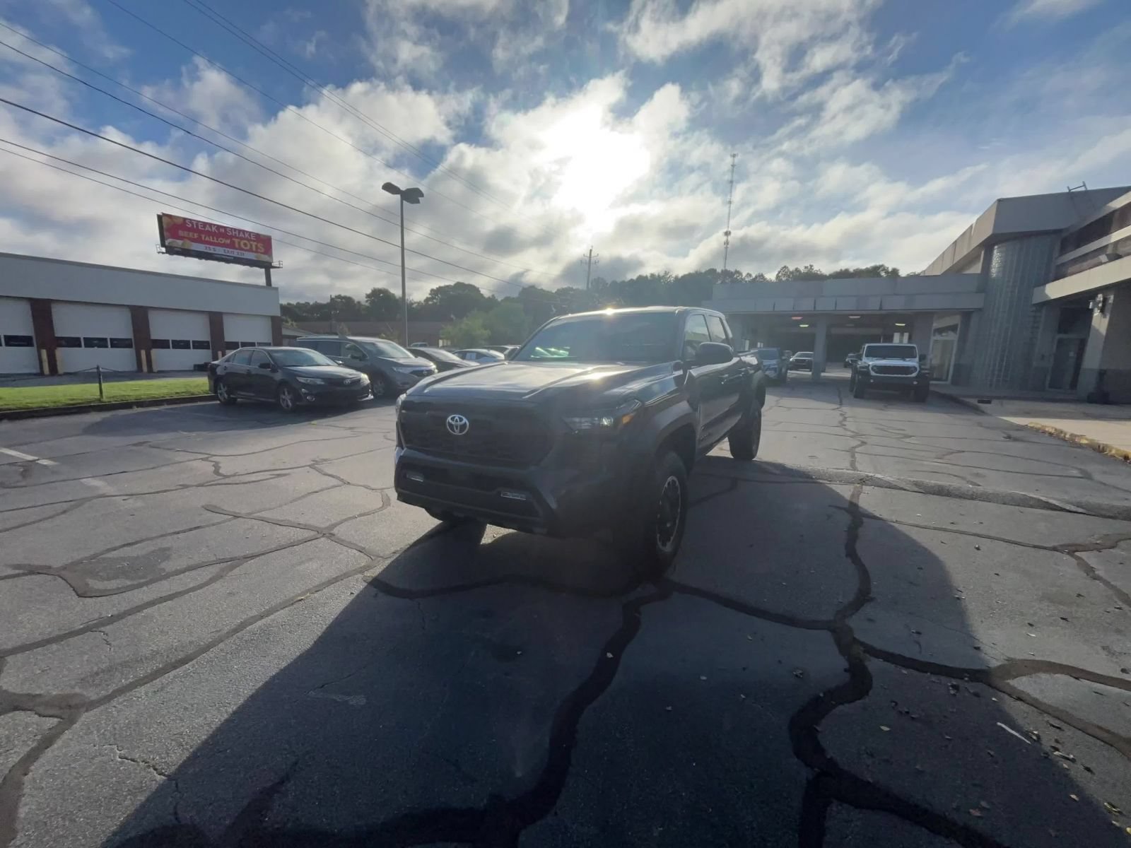 Used 2024 Toyota Tacoma 4x4 Double Cab image 16