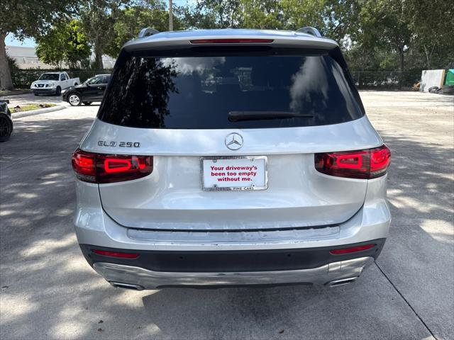 Used 2020 Mercedes-Benz GLB 250 w/ Premium Package image 8