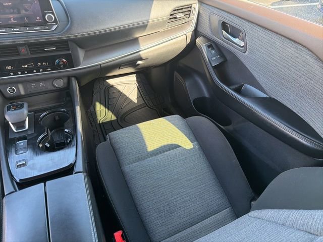 Used 2023 Nissan Rogue SV image 24